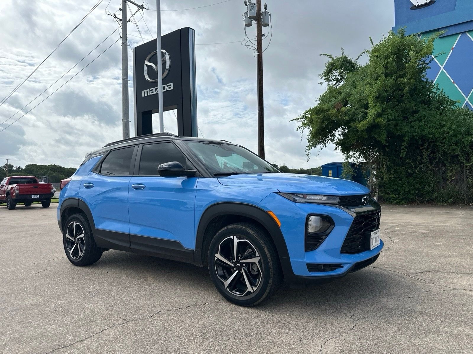 Used 2023 Fountain Blue Chevrolet RS image 2