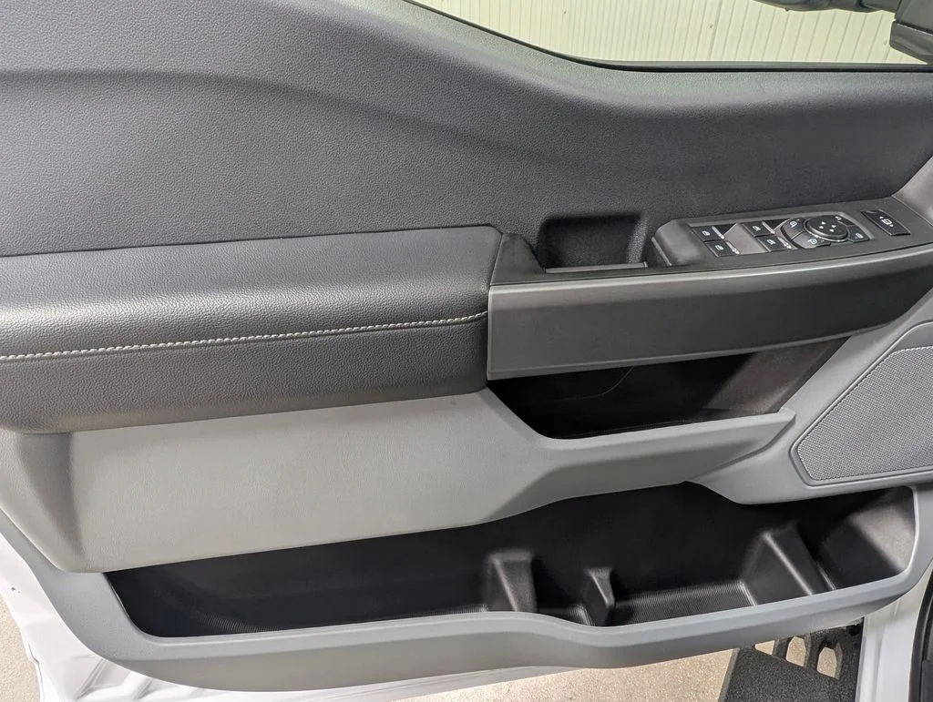 New 2026 Oxford White Ford F-250® XLT image 14