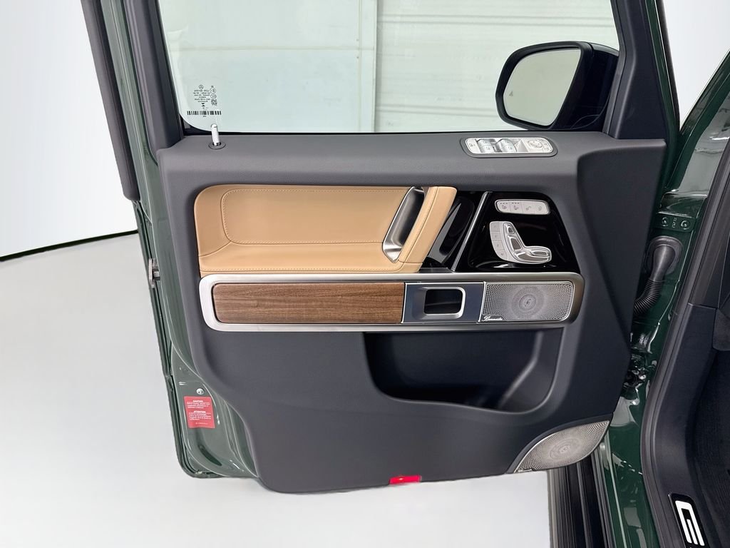 New 2027 MANUFAKTUR Deep Green Mercedes-Benz G 580 image 23