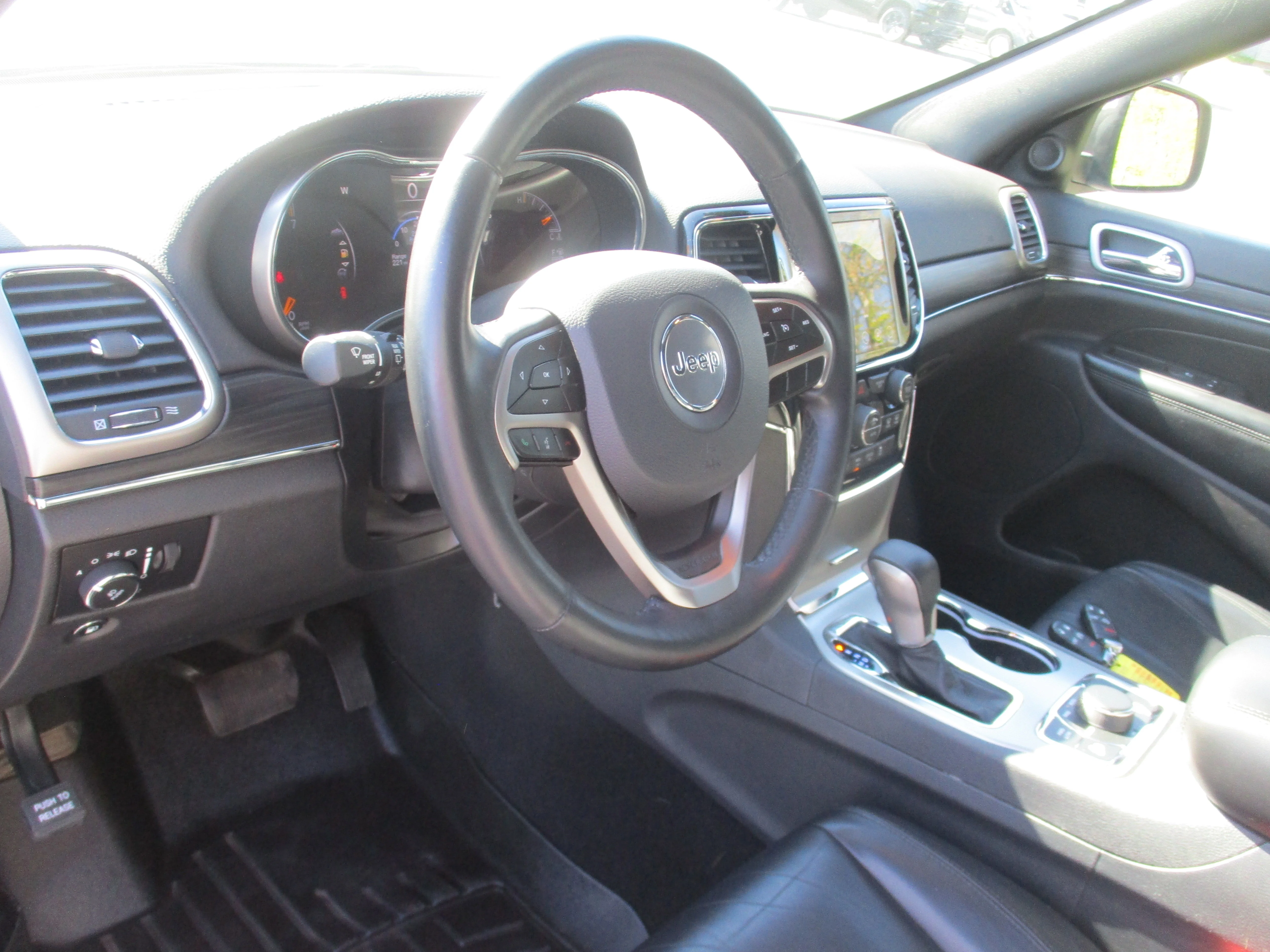Used 2019 Billet Silver Metallic Clearcoat Jeep Limited image 31