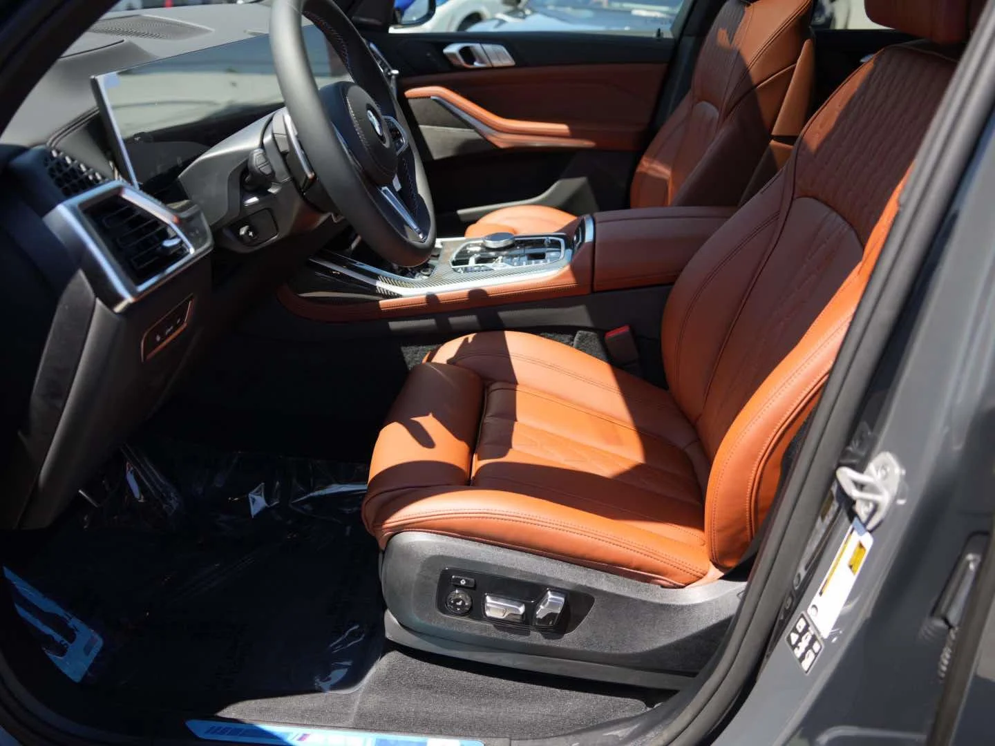 New 2027 Dravit Grey Metallic BMW M60i image 16