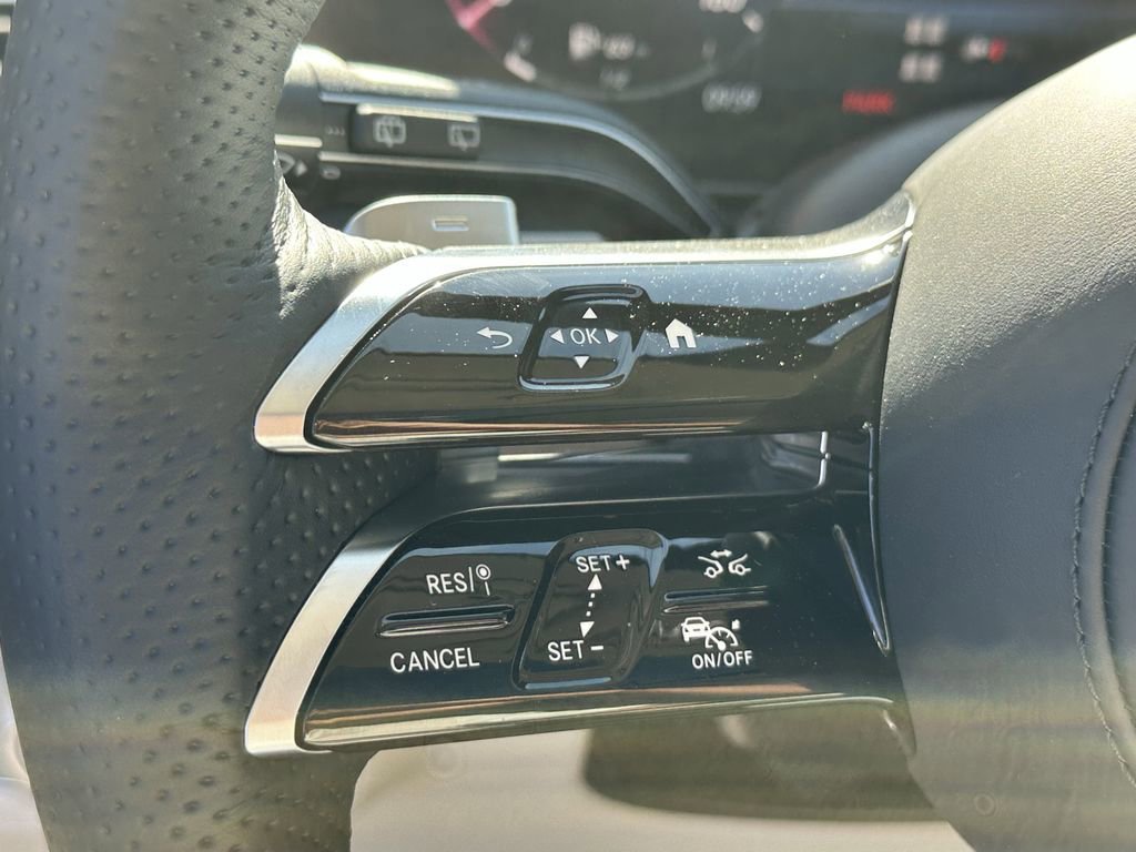 New 2026 MANUFAKTUR Moonlight White Metallic Mercedes-Benz GLS 450 image 30