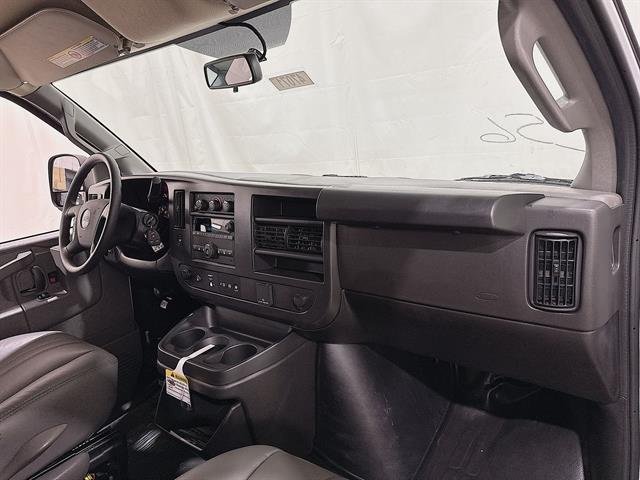 2026 GMC Savana Cargo Work Van - Photo 24