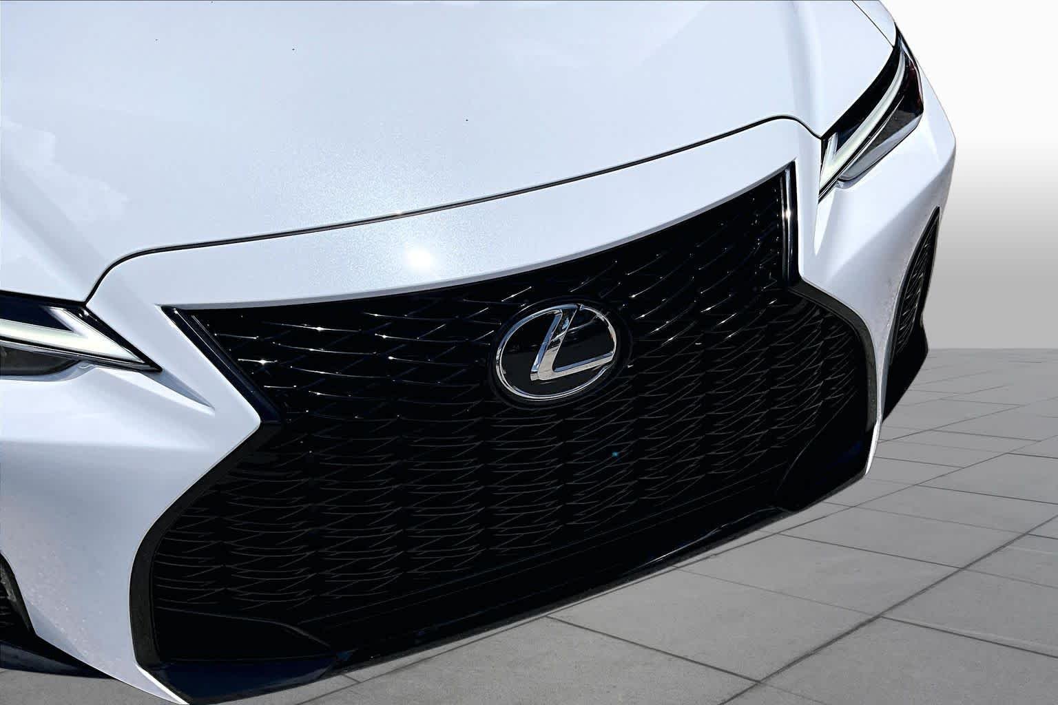 Used 2025 Ultra White Lexus F SPORT Design image 30