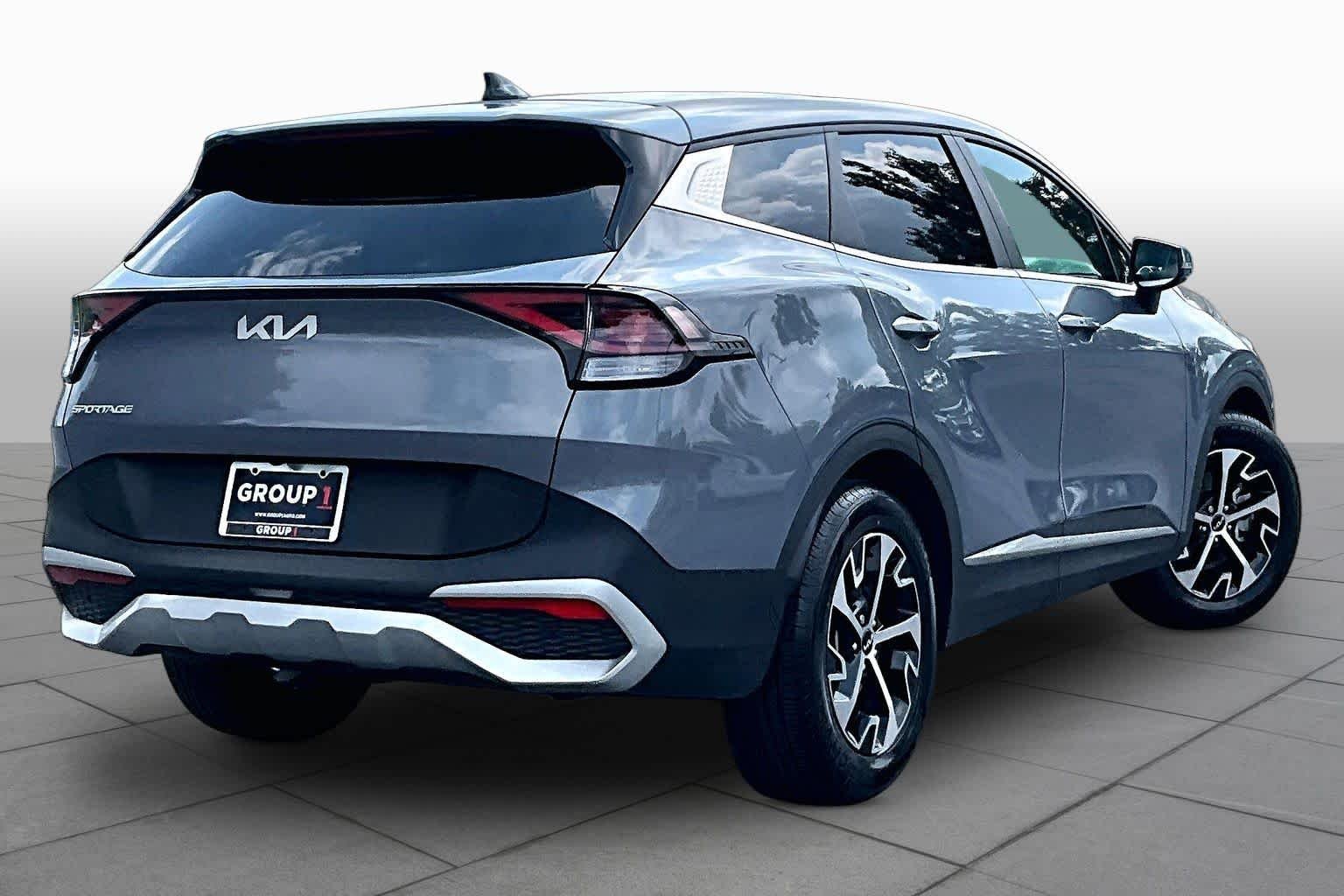 Used 2024 Everlasting Silver Kia EX image 13