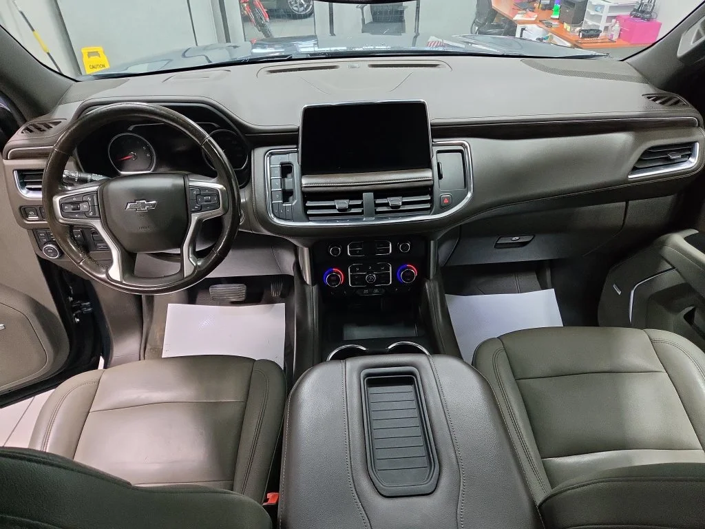Used 2021 Gray Chevrolet Z71 image 38