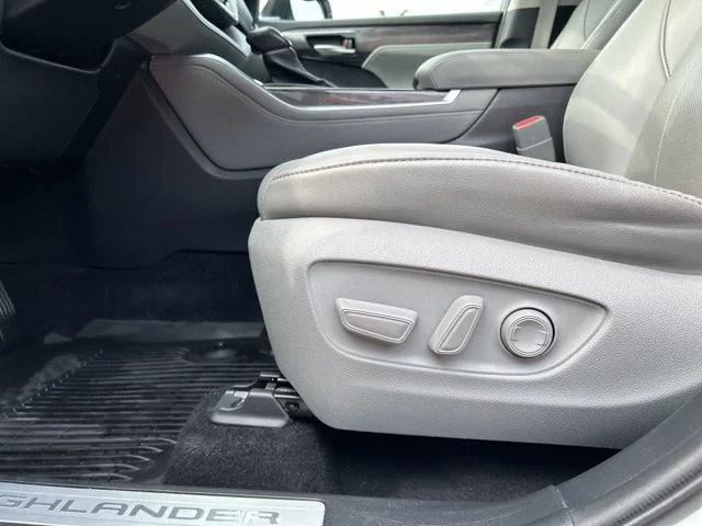 Used 2021 White Toyota Limited image 38