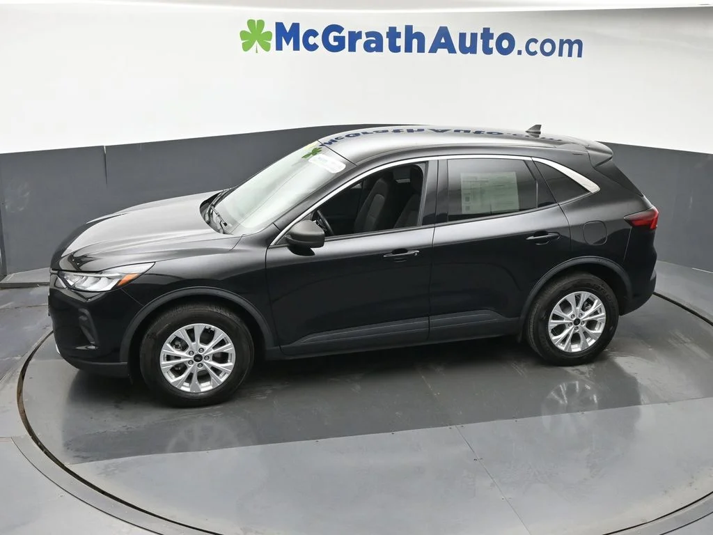 Used 2023 Black Ford Active image 22