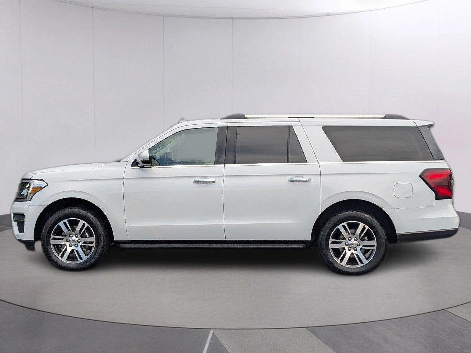 Used 2024 Oxford White Ford Limited image 2