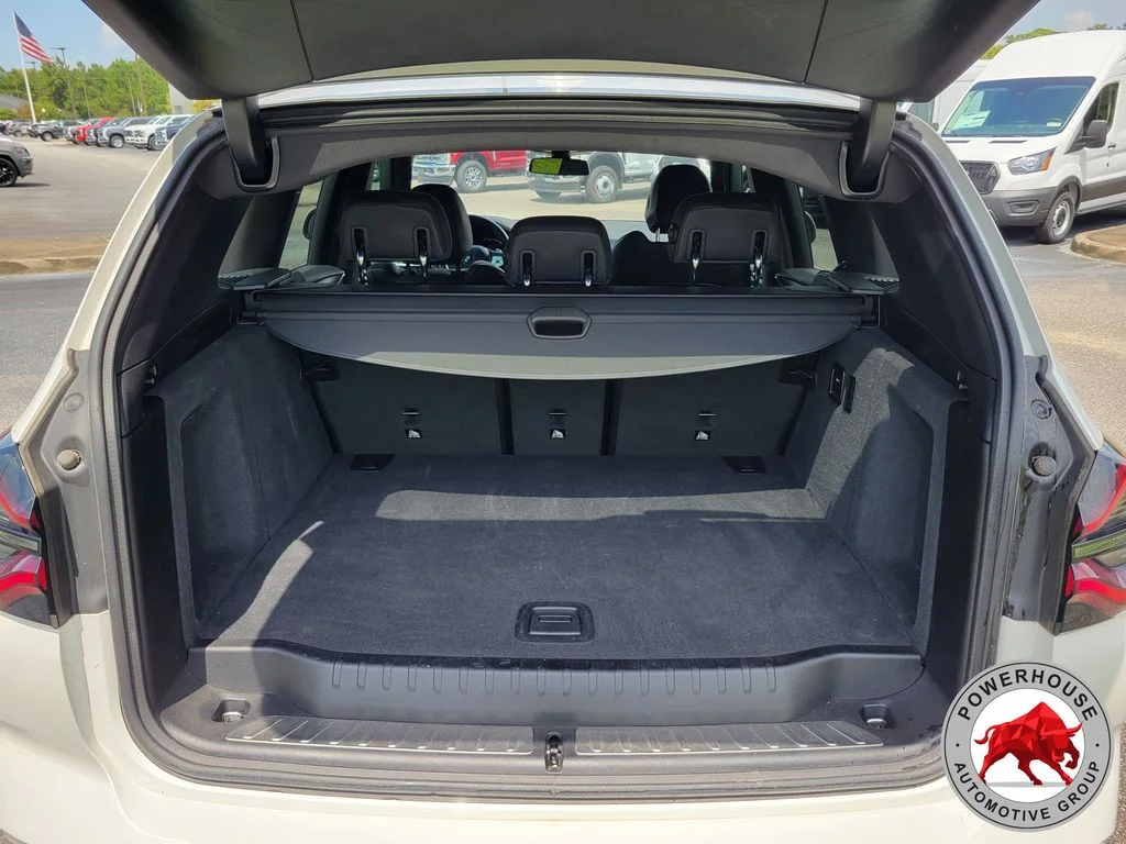 Used 2024 White BMW sDrive30i image 13