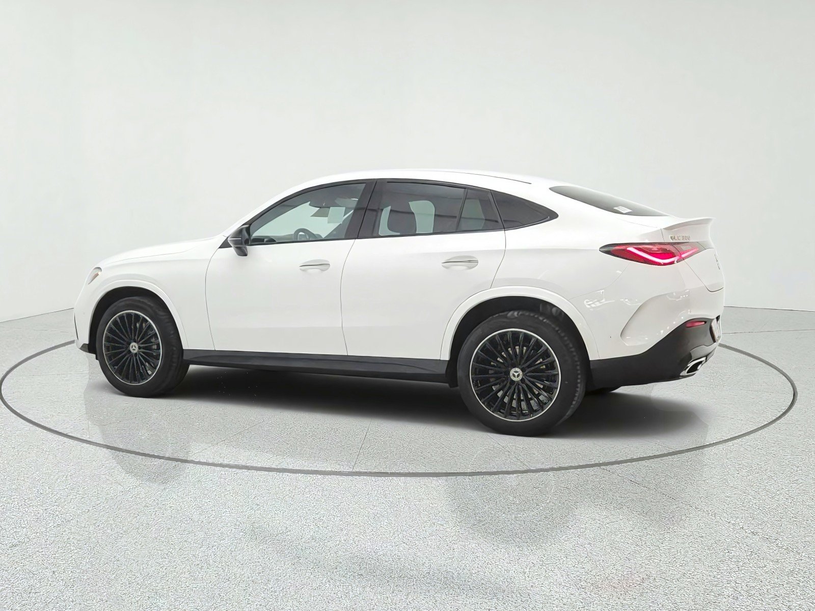 New 2027 Polar White Mercedes-Benz GLC 300 4MATIC® Coupe image 7
