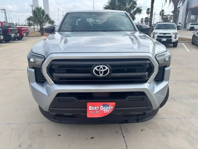 Used 2024  Toyota SR image 2