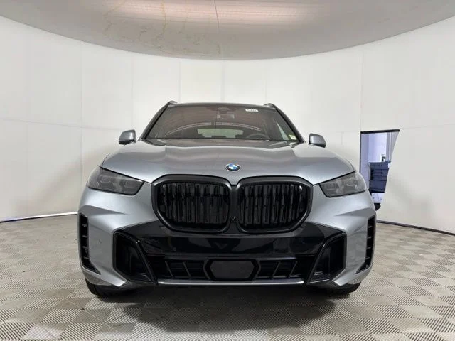 New 2026 Skyscraper Grey Metallic BMW xDrive40i image 2