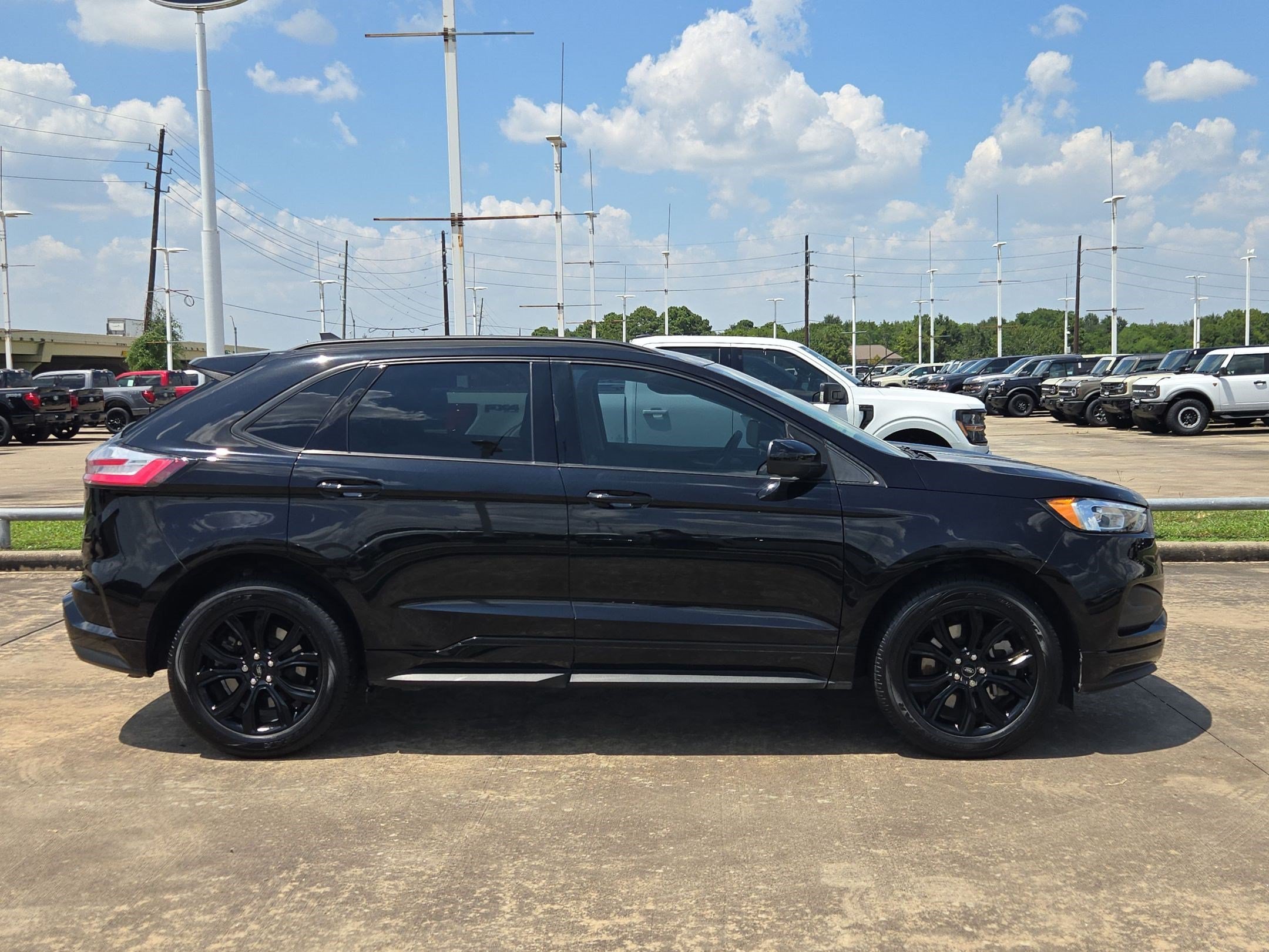 Used 2024 Blue Ford SE image 2