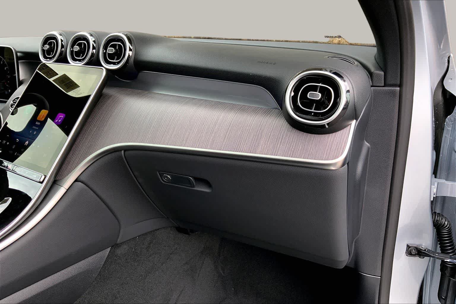 New 2026 Cirrus Silver Metallic Mercedes-Benz GLC 300 image 10