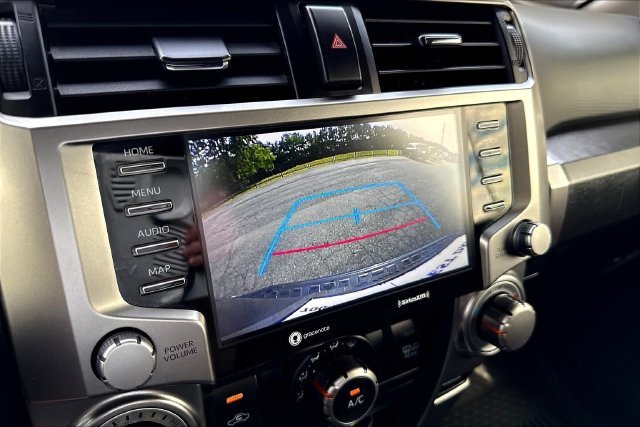 Used 2024  Toyota SR5 image 16