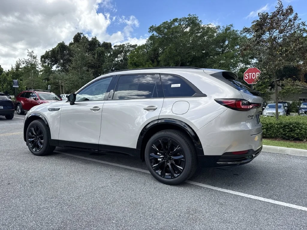 New 2026 Platinum Quartz Mazda 3.3 Turbo S Premium image 26