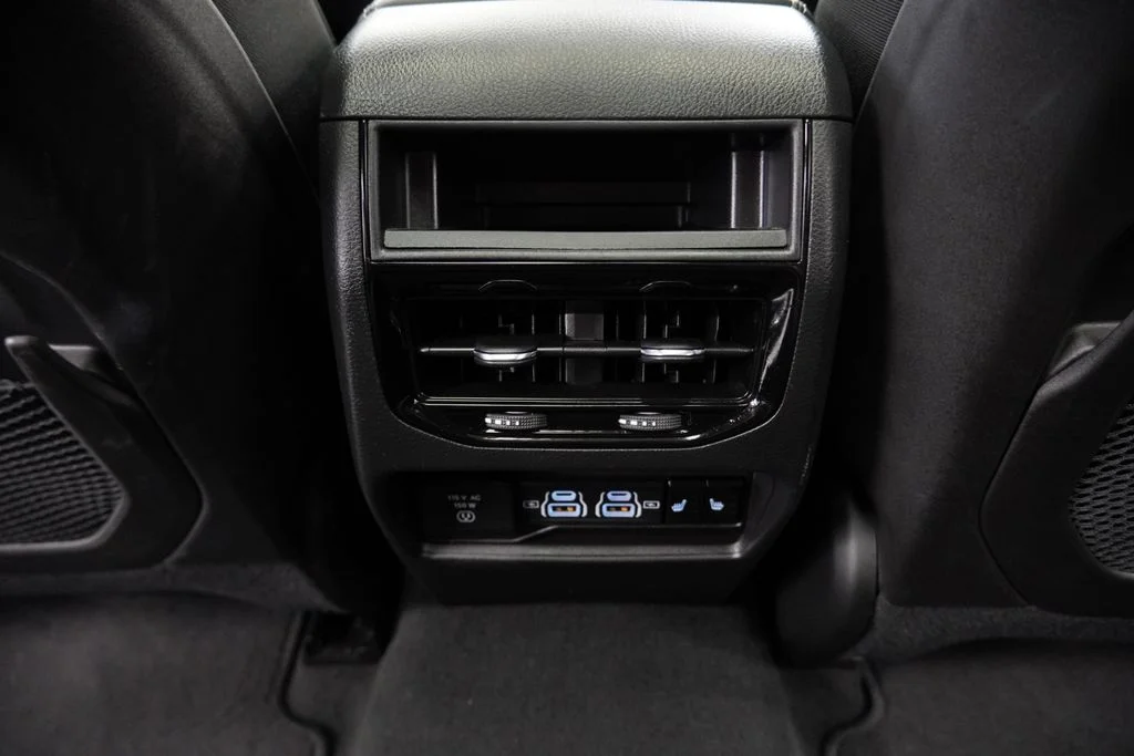 Used 2023 Black Jeep Overland image 31