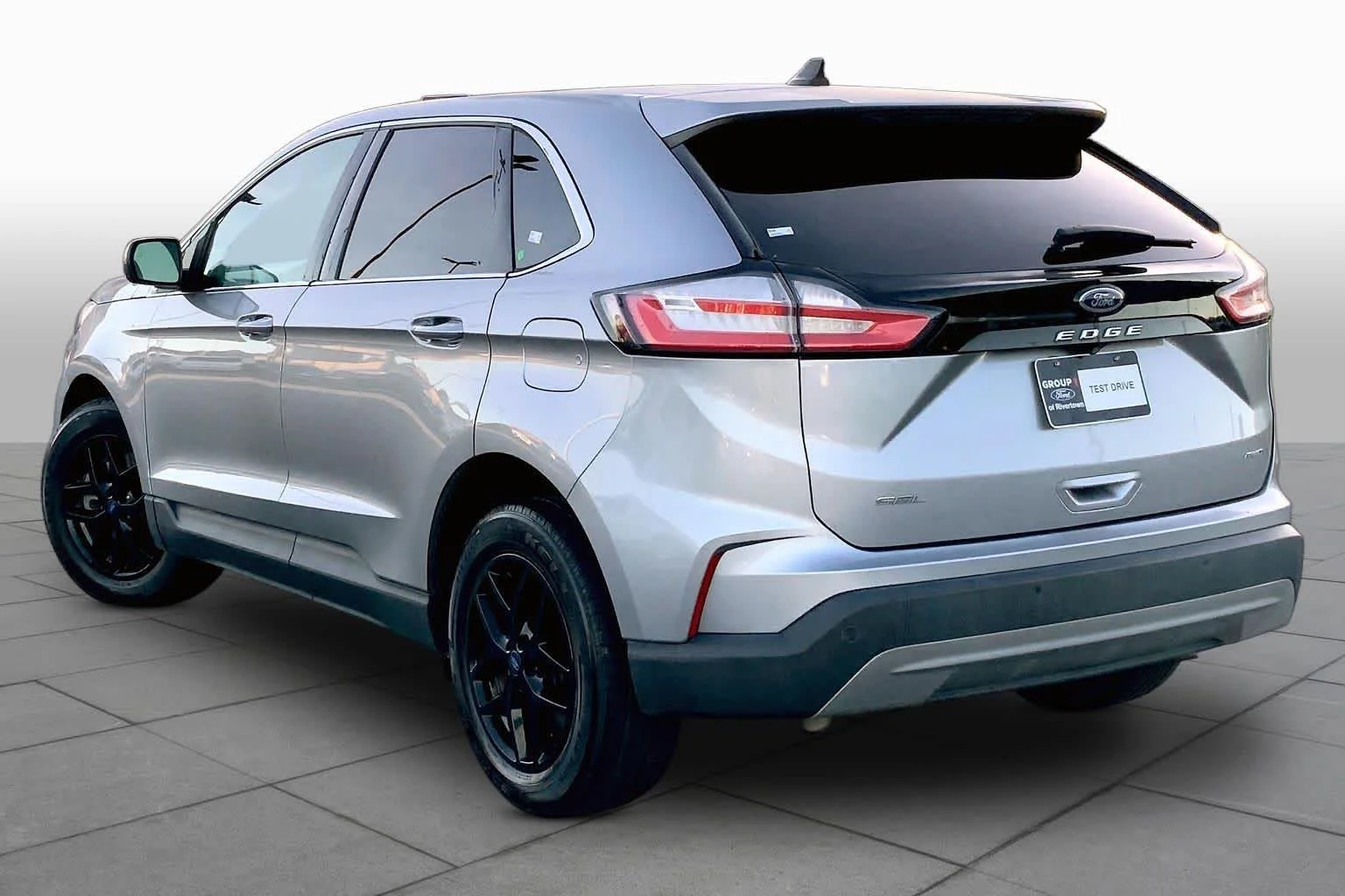 Used 2022 Iconic Silver Metallic Ford SEL image 11