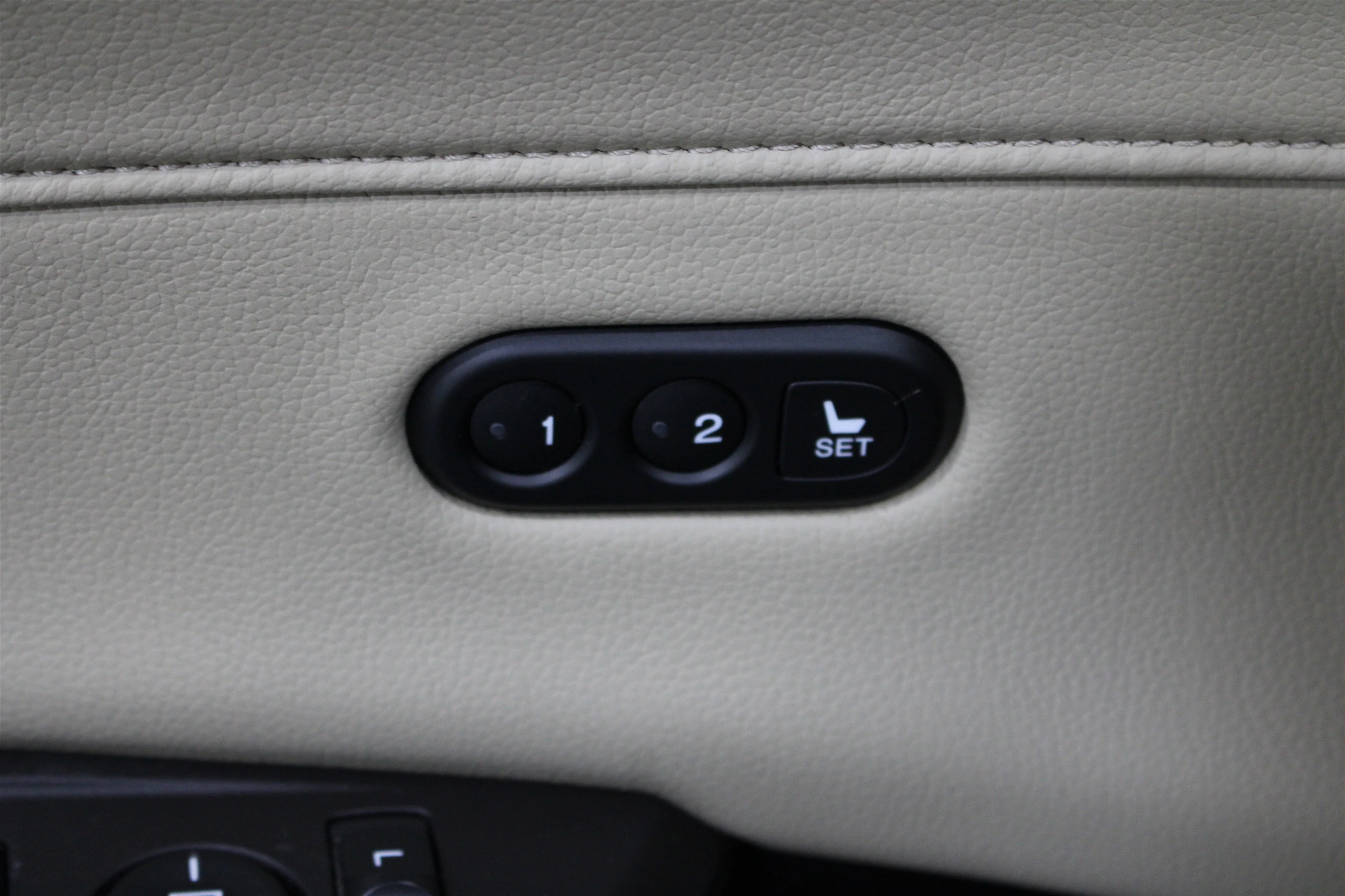 2016 Acura ILX Technology Plus - Photo 8