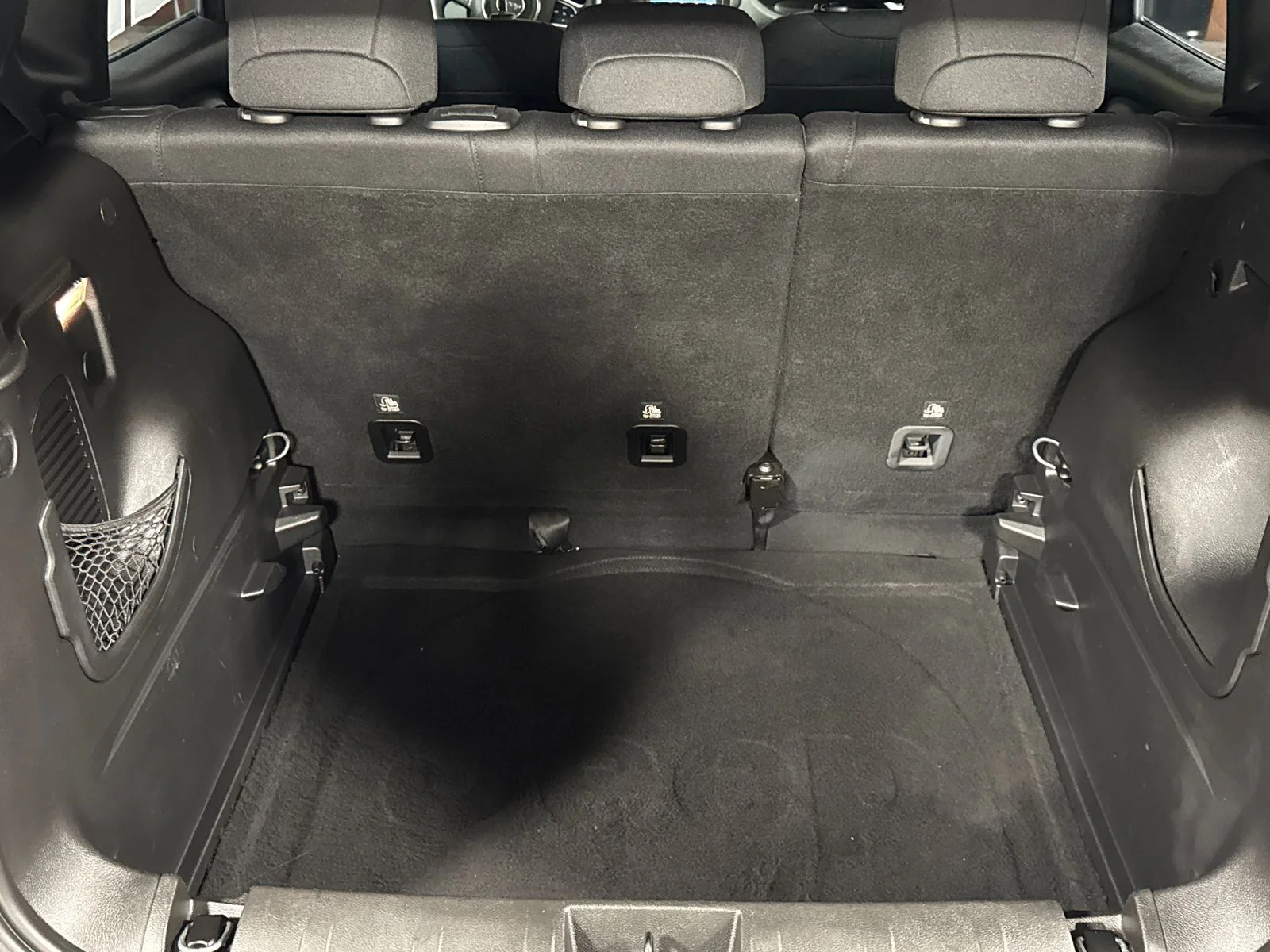 Used 2019 Crystal Metallic Jeep Sport image 26