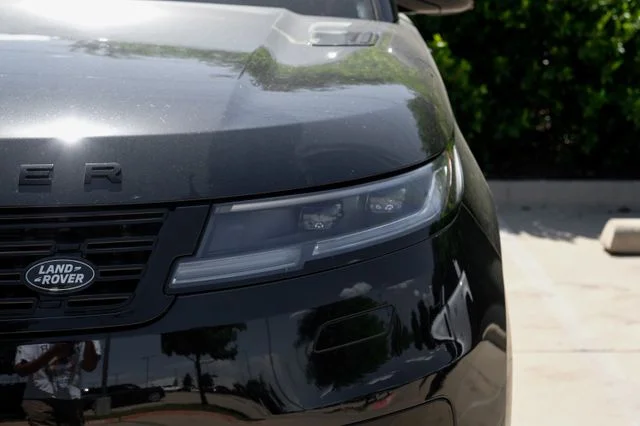 New 2026 Santorini Black Land Rover Dynamic SE image 58