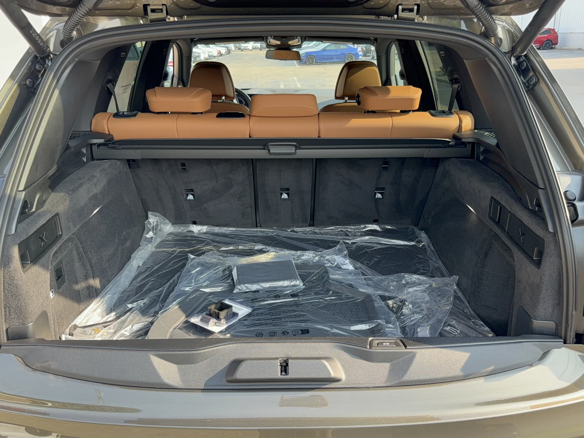 New 2026 Manhattan Green Metallic BMW xDrive40i image 5