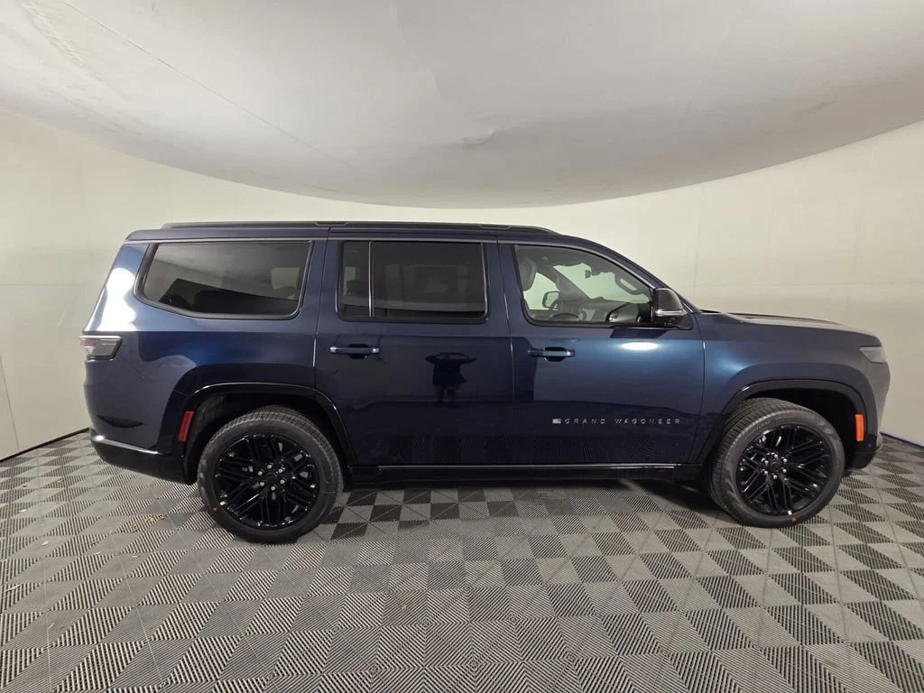 New 2026 Fathom Blue Pearl-Coat Exterior Paint Jeep Limited Reserve image 5