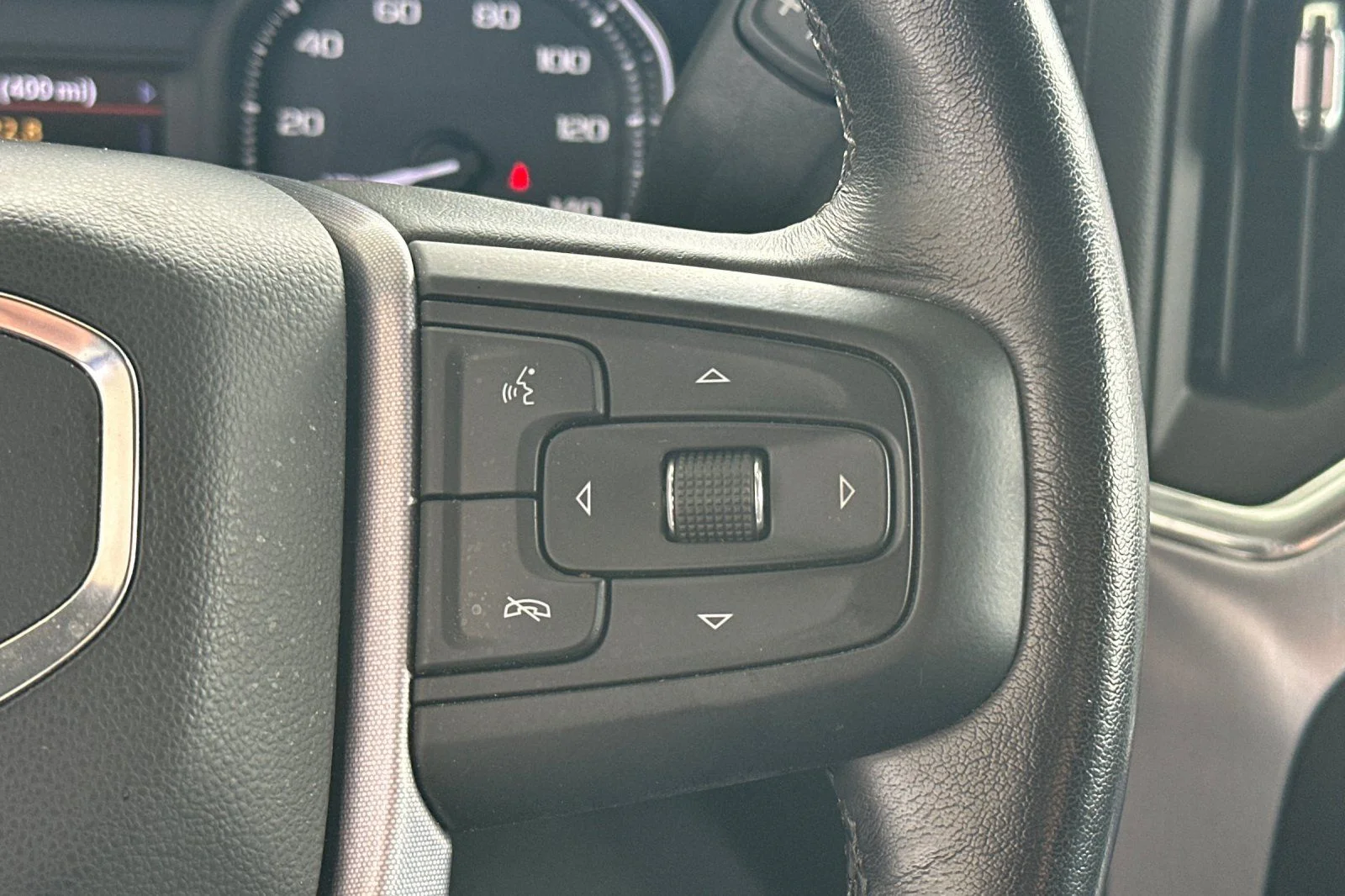 Used 2020 Gray GMC Elevation image 29