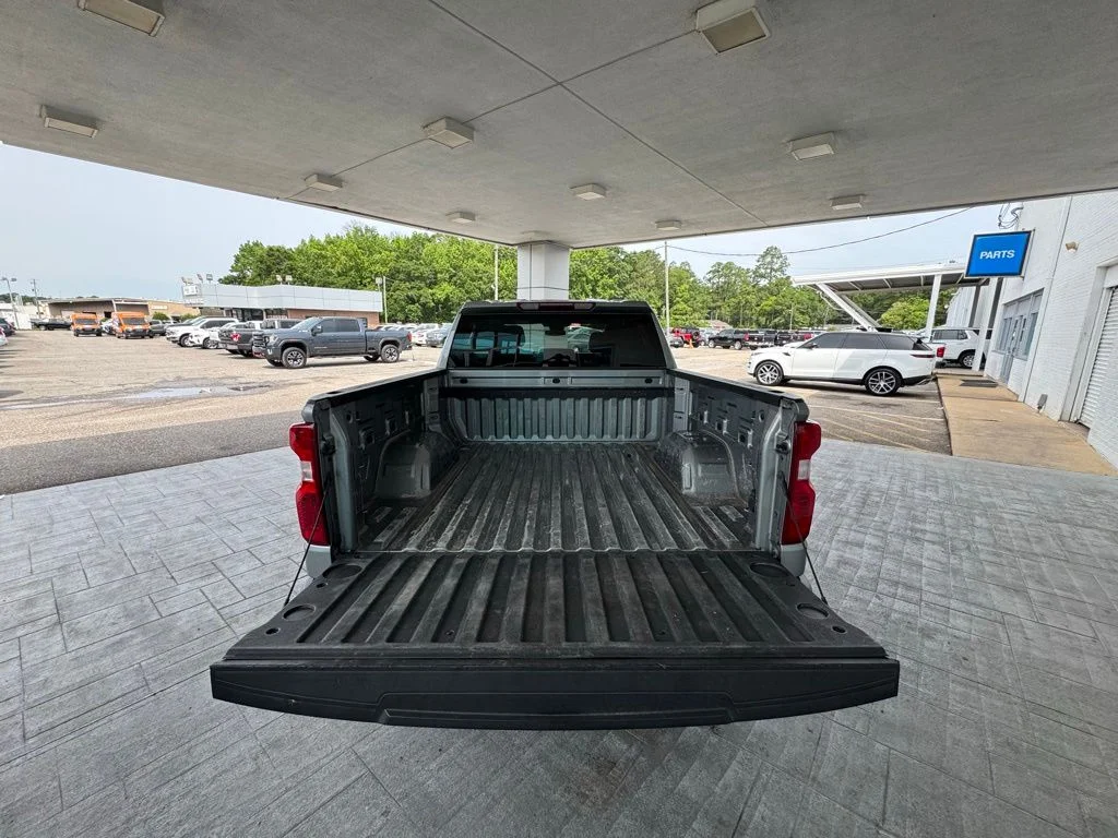 Used 2023 Gray Chevrolet Custom image 9