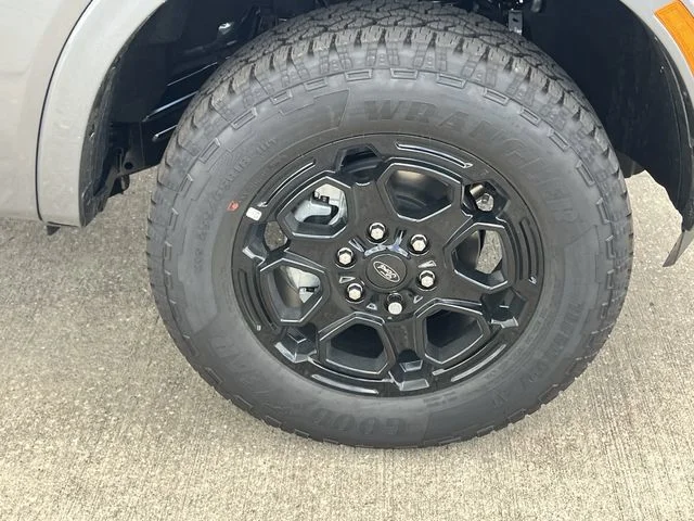 New 2026 Carbonized Gray Metallic Ford XLT image 22