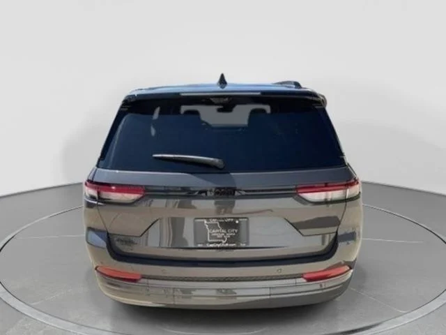 New 2026 Baltic Gray Metallic Clear-Coat Exterior Paint Jeep Limited Reserve image 5