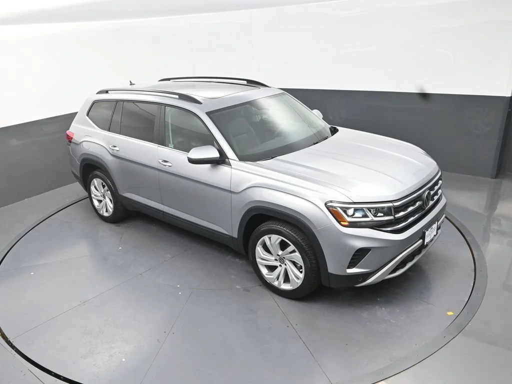 Used 2023 Silver Volkswagen 2.0T SE w/Technology image 13