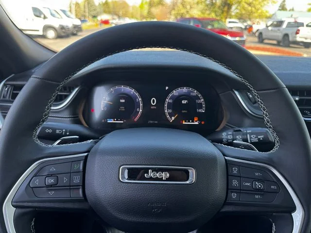 Used 2024 Gray Jeep Laredo image 25