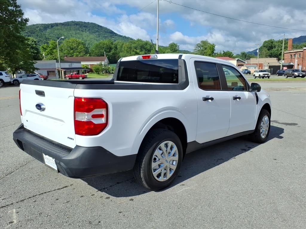 Used 2022 White Ford XL image 6