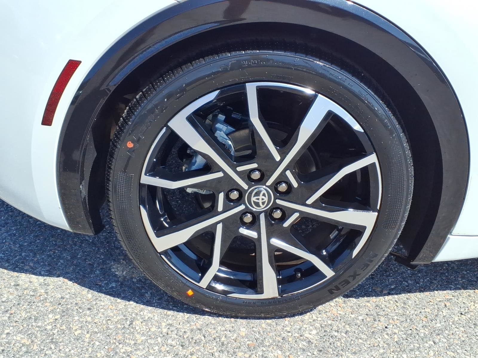 Used 2023 Wind Chill Pearl Toyota XSE image 24