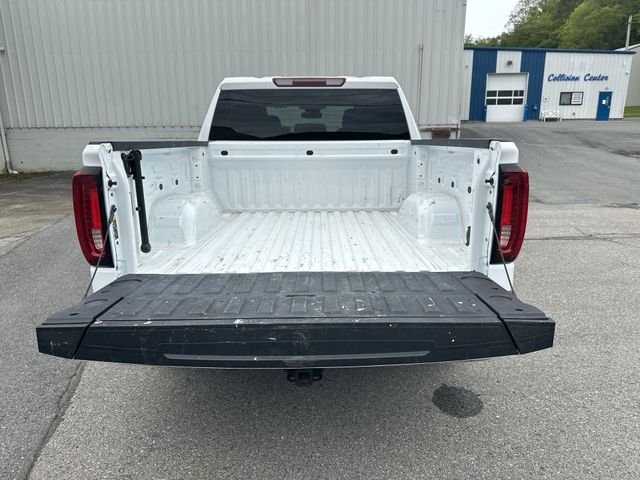 Used 2025 White GMC SLT image 22