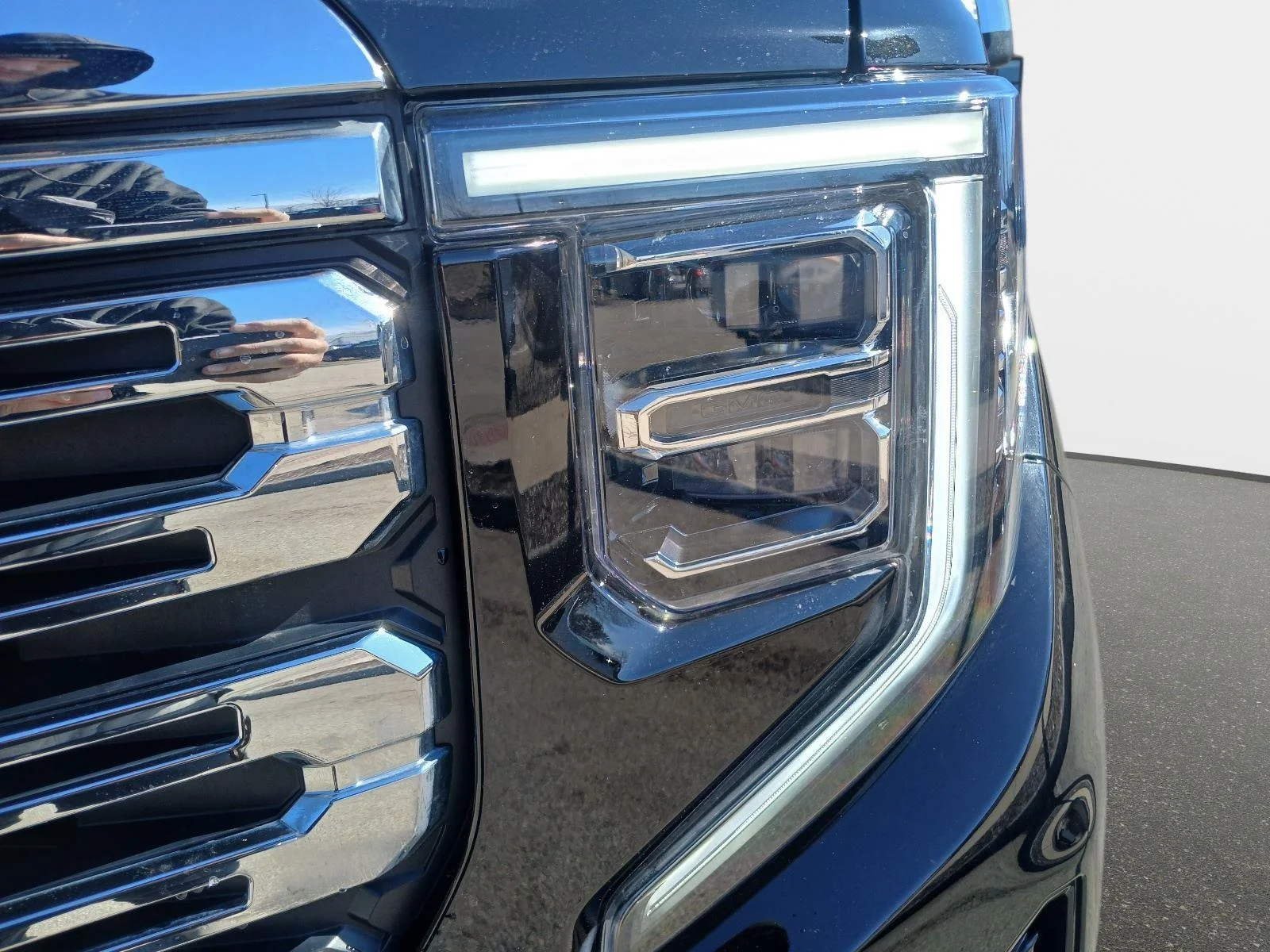 Used 2024 Onyx Black GMC Denali CarbonPro Edition image 13
