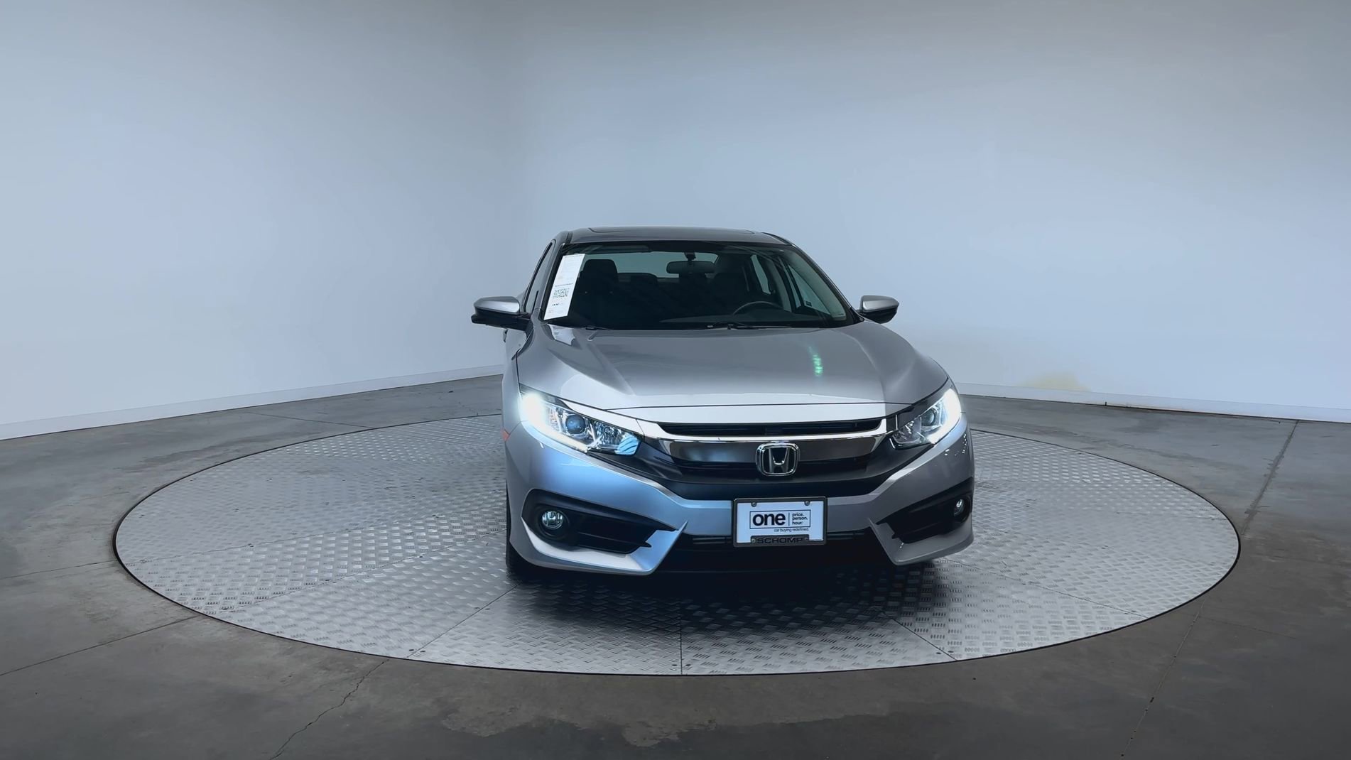 Used 2018 Lunar Silver Metallic Honda EX-T image 3
