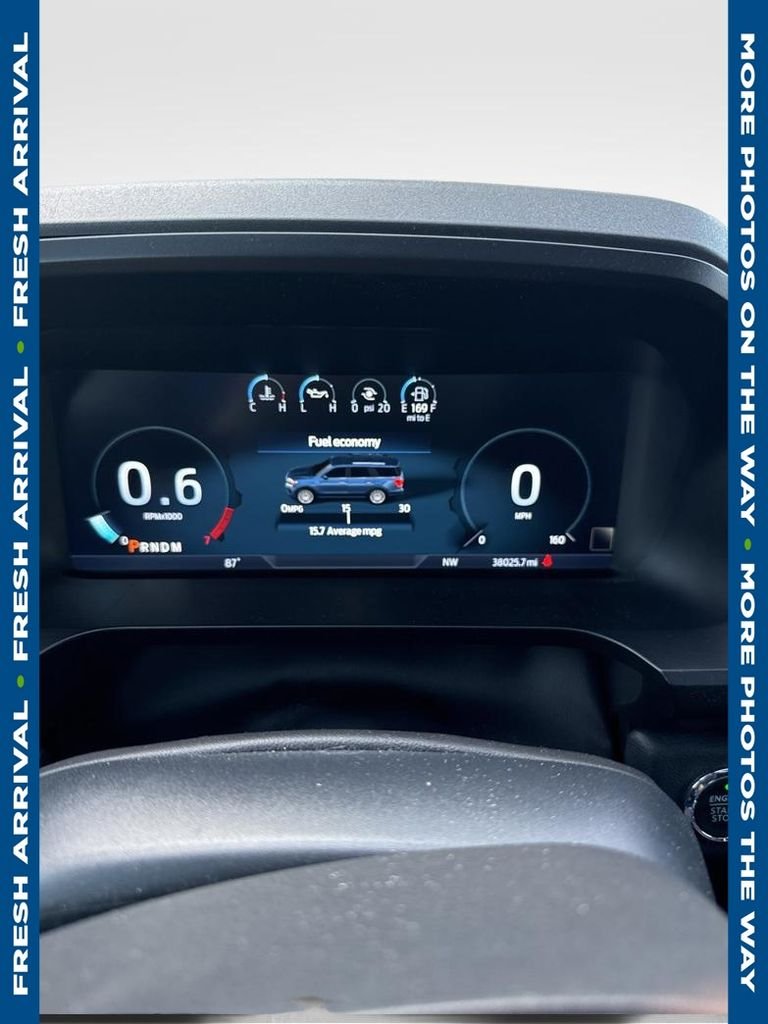 Used 2022  Ford Limited image 1