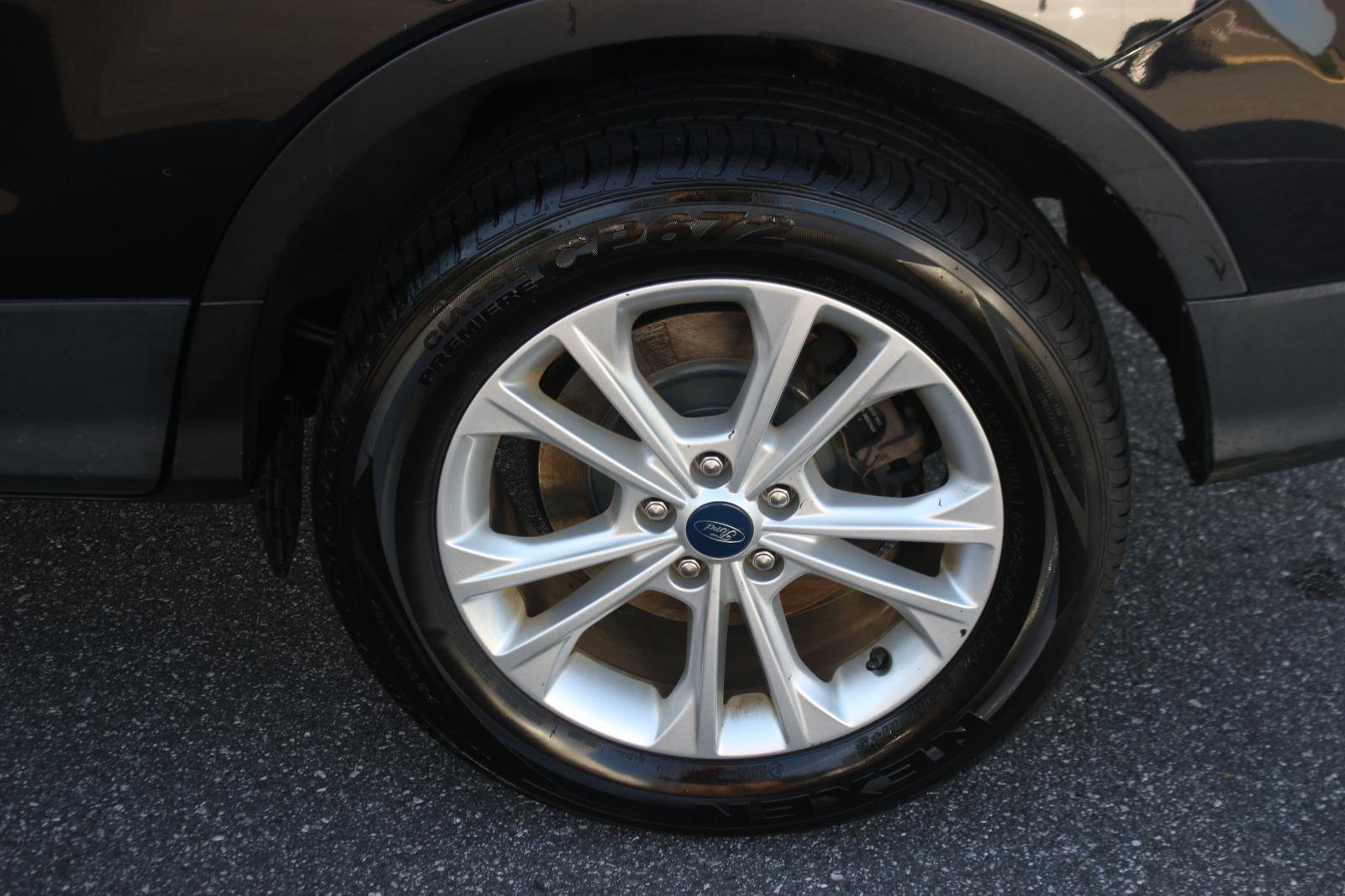 Used 2019 Black Ford S image 32