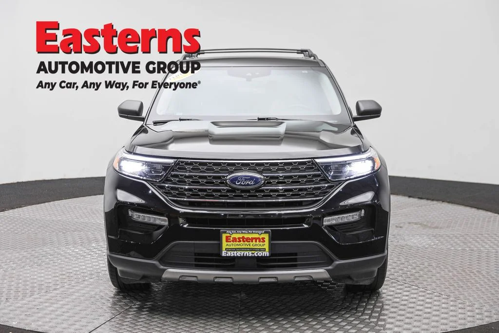 Used 2022 Black Ford XLT image 2