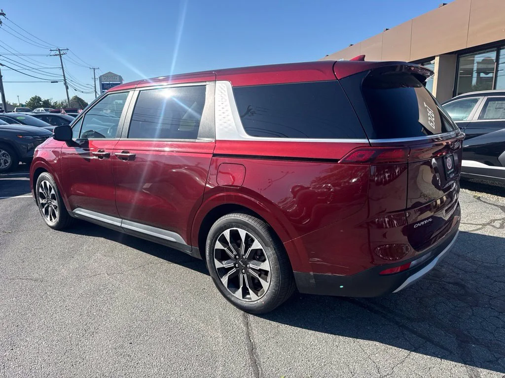 Used 2024 Red Kia EX image 8