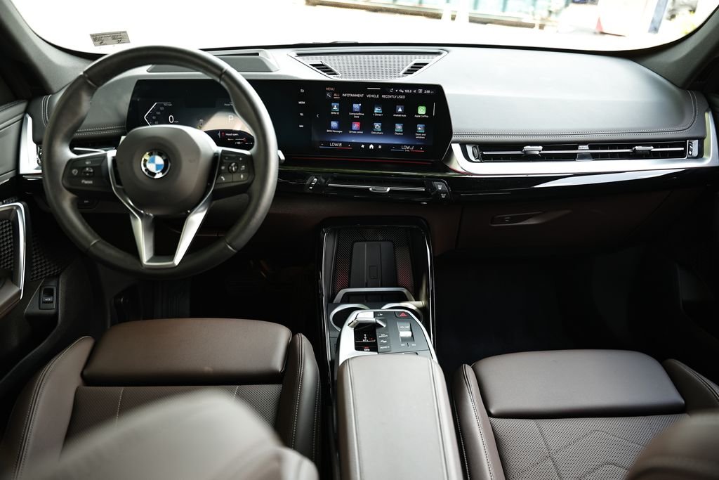 Used 2025 Space Silver Metallic BMW xDrive28i image 26