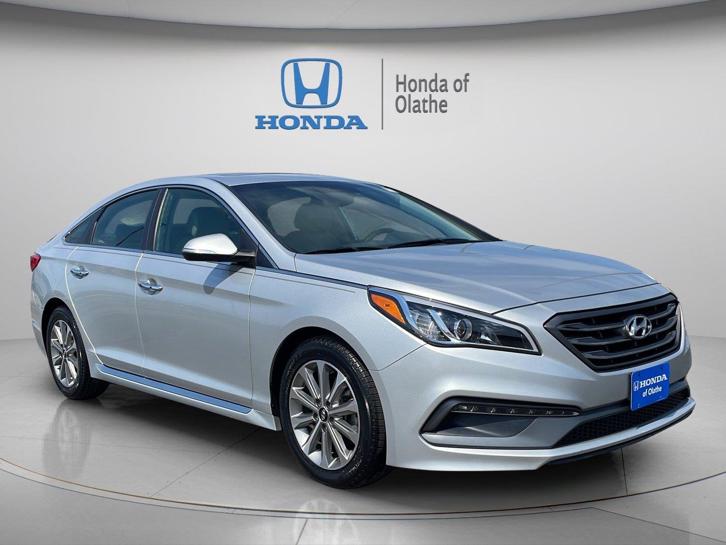 Used 2016 Symphony Silver Hyundai 2.4L Limited image 1