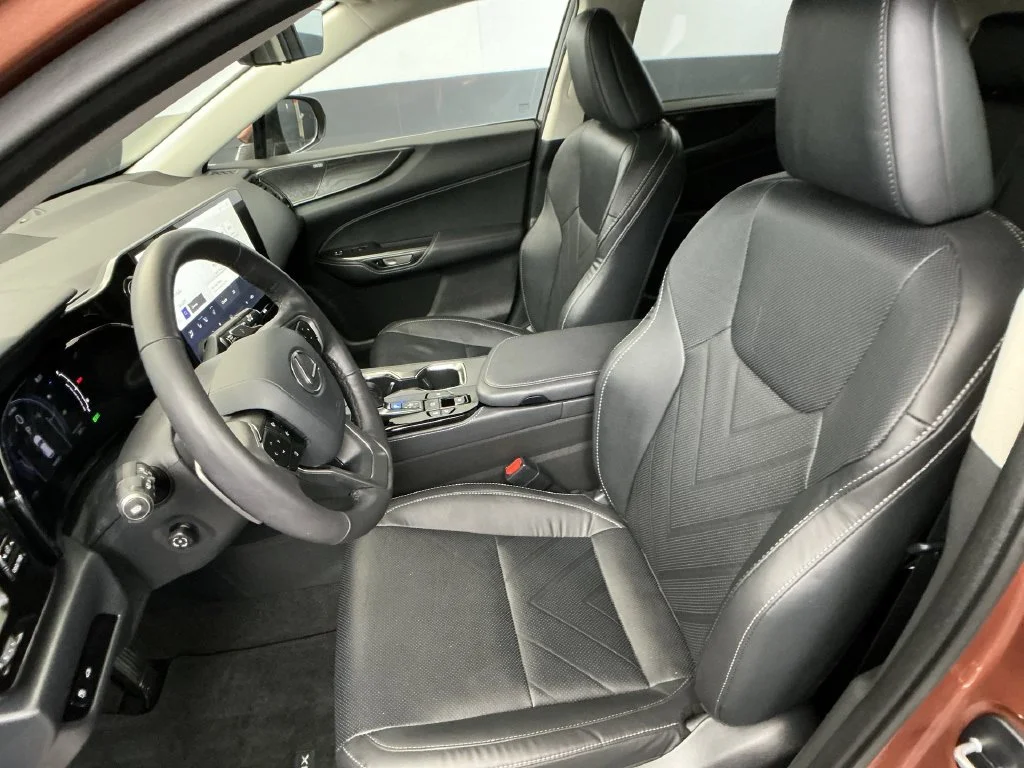 Used 2025 Copper Crest Lexus 350h Luxury image 31