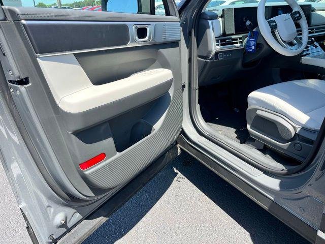New 2026 Gray Hyundai SE FWD image 13