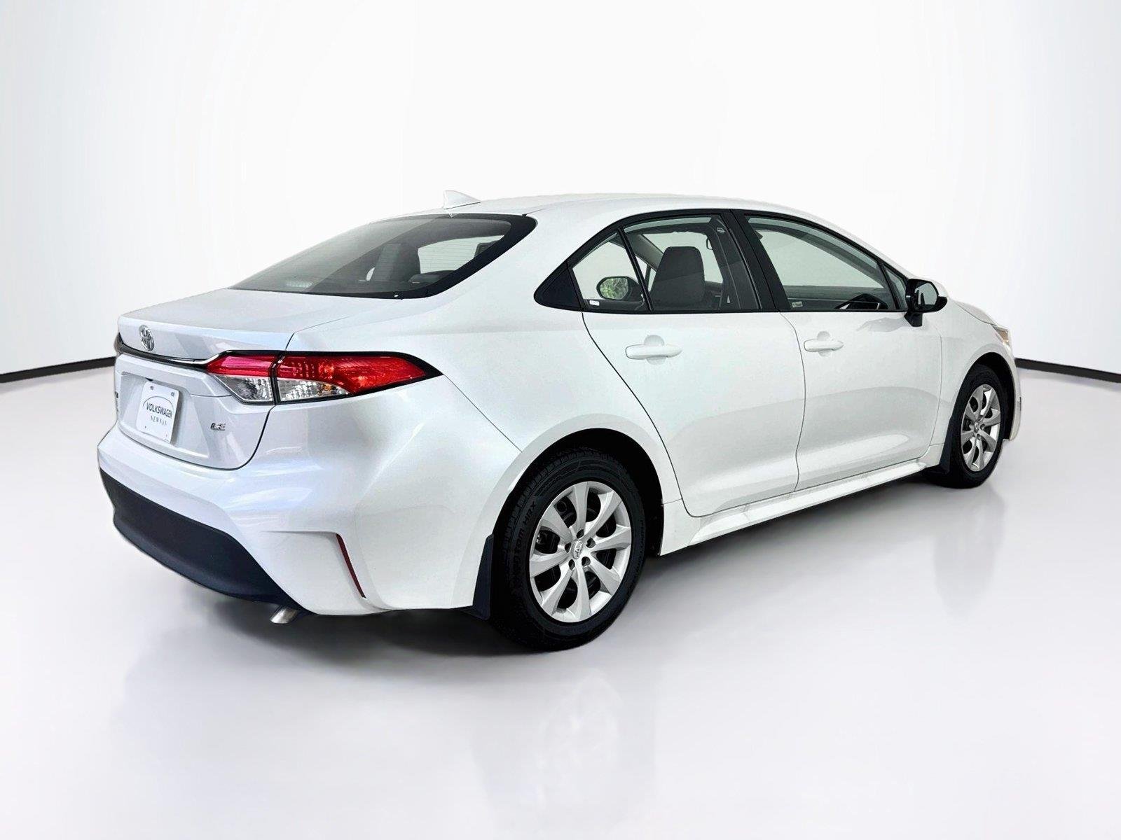 Used 2025 Wind Chill Pearl Toyota LE image 2