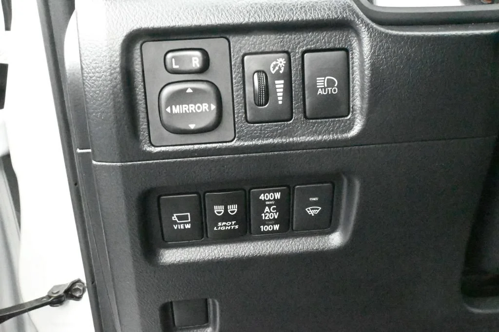 Used 2024 Ice Toyota SR5 Premium image 15