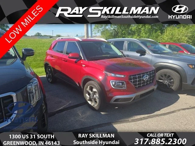 Used 2025 Red Hyundai Limited image 1